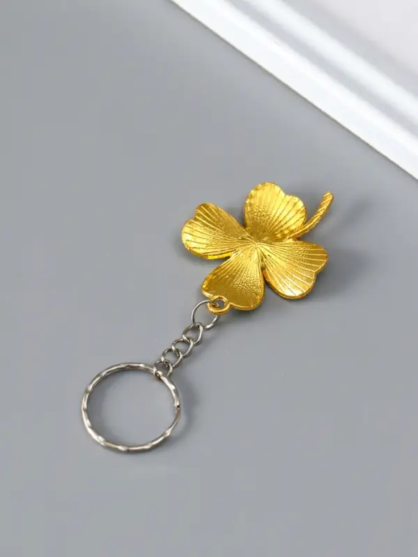 Брелок металл со стразами "Клевер" золото 3,8х3,8х0,3 см