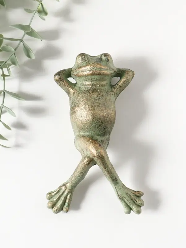 Сувенир чугун "Лягуха на отдыхе" зелёная патина 14,5х8,,8х4 см