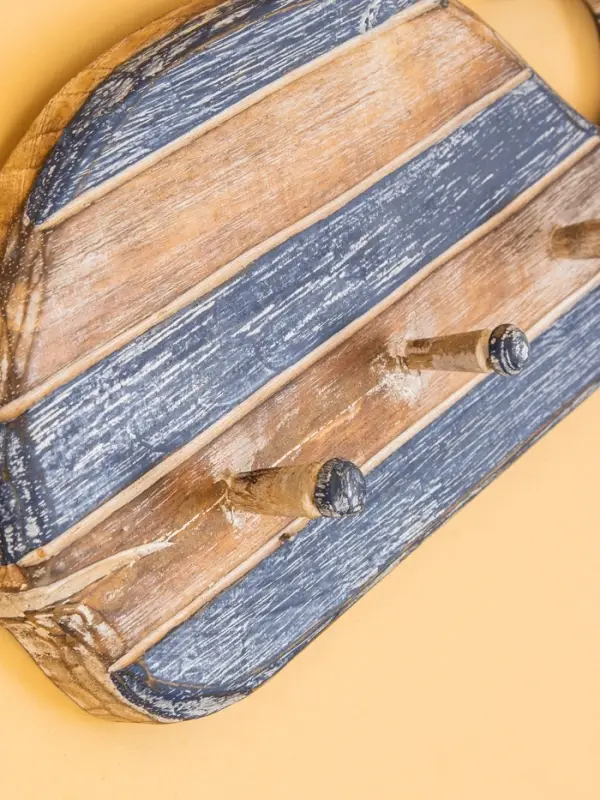 Вешалка Вешалка "Кит" с 3 крючками, дерево 44х2х18 см, цв. синий