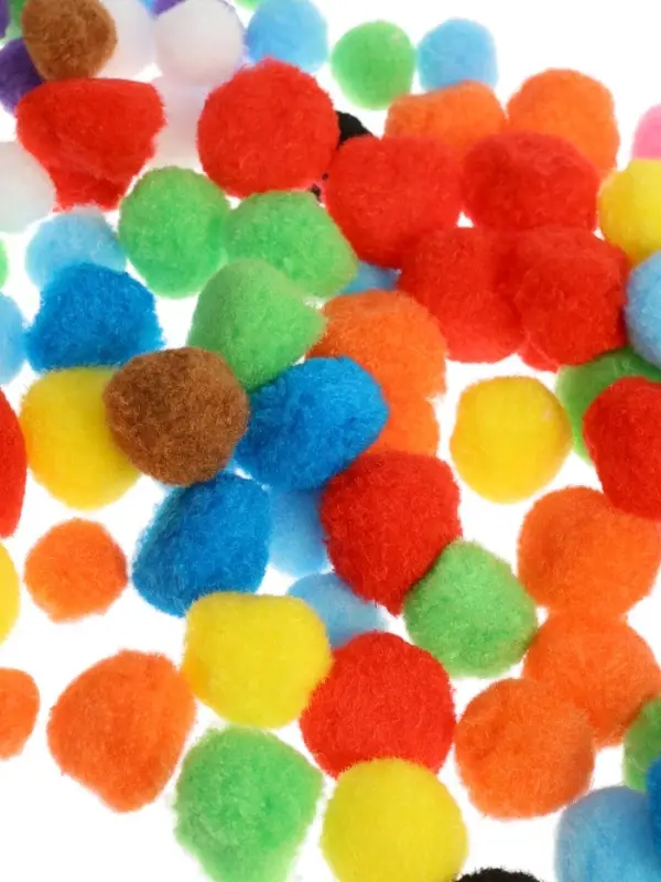 Развивающая книга с бомбошками, 133 липучки Развивающая книга с бомбошками, 133 липучки