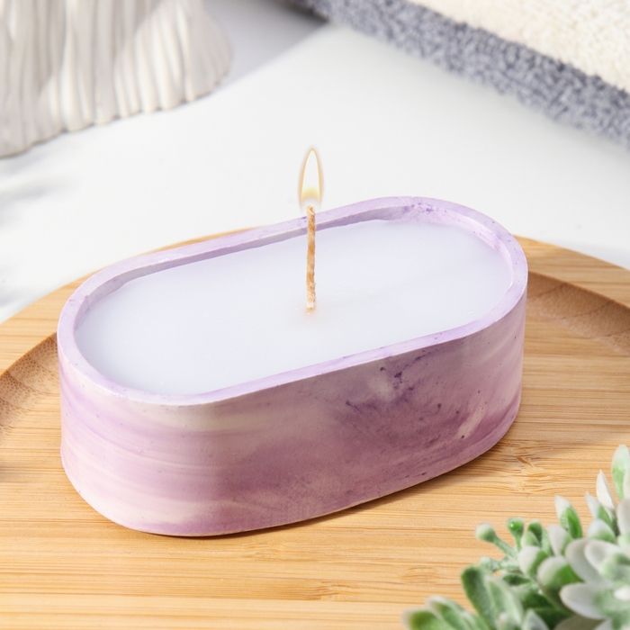 Свеча в овальном подсвечнике из гипса,9,5х4,7х3см,мрамор с фиолетовыми полосками Свеча в овальном подсвечнике из гипса,9,5х4,7х3см,мрамор с фиолетовыми полосками