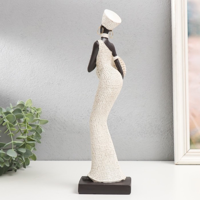 Сувенир полистоун  Сувенир полистоун "Африканка с круглым плетёным кувшином" белый 33х9,5х9,5 см