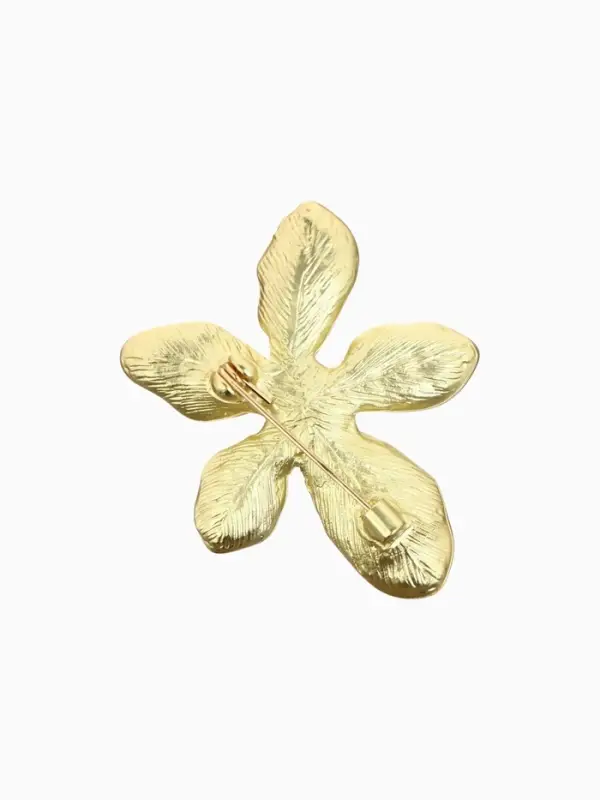Брошь &laquo;Цветок нежный&raquo;, белая в золоте