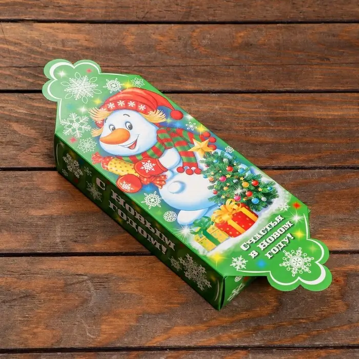 Подарочная коробка «Снеговик с конфетой» 22×11.2×5.5 см