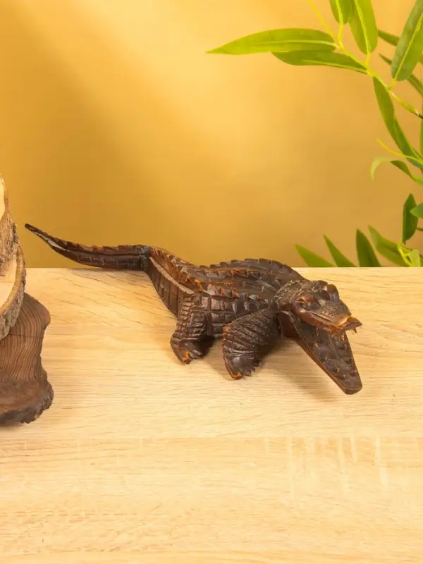 Сувенир "Аллигатор" дерево Суар, 30х10х6 см, цв. коричневый