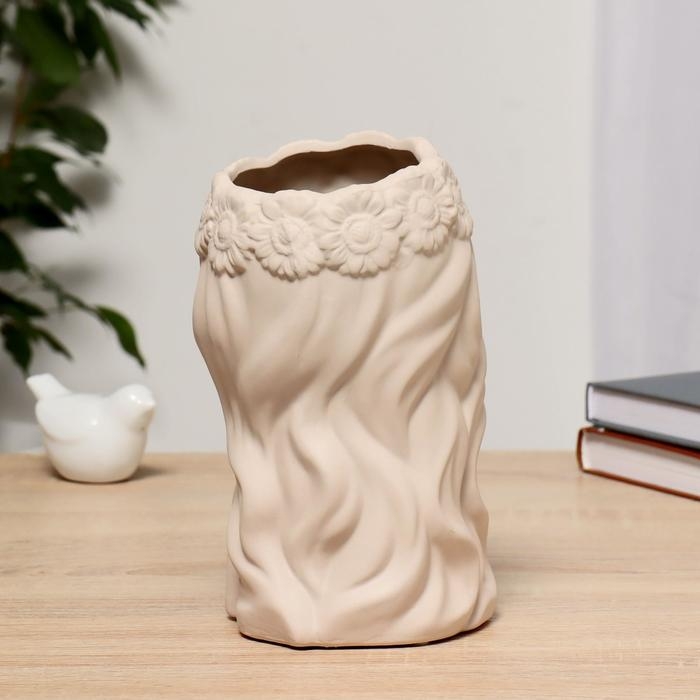 Ваза керамика настольная Ваза керамика настольная"Мечтательница" d-8 см, 11х11х20 см, бежевый