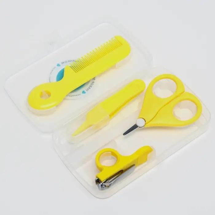 Набор по уходу за ребенком Крошка Я, 5 предметов - расческа, пинцет, ножницы, книпсер, пилка, желтый