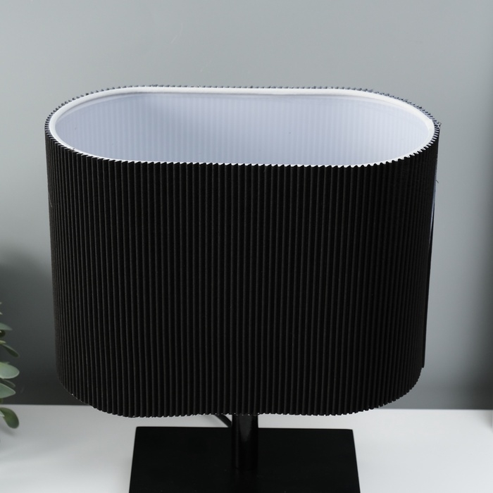 Светильник настольный Светильник настольный "Консул" 1х40Вт Е27 черный 25х13х29см