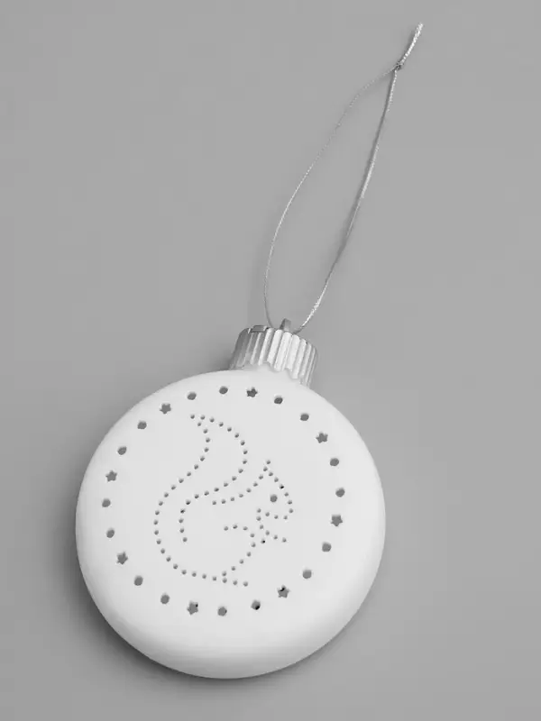 Ёлочный шар &laquo;Белка&raquo;, 8.7&times;3.1&times;9.8 см, 1 LED, керамика, от батареек LR44&times;3, свечение тёплое белое