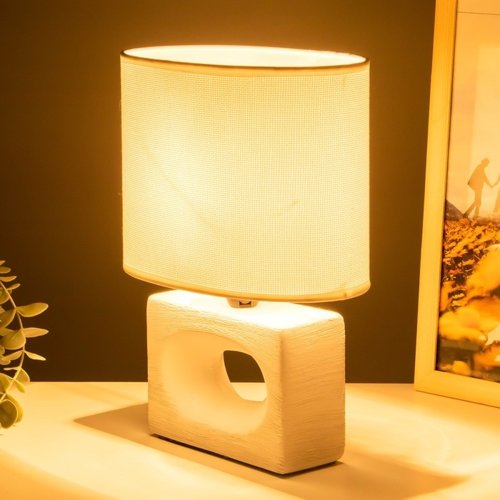 Настольная лампа Настольная лампа "Мишель" Е27 40Вт белый 12,5х20х27 см RISALUX