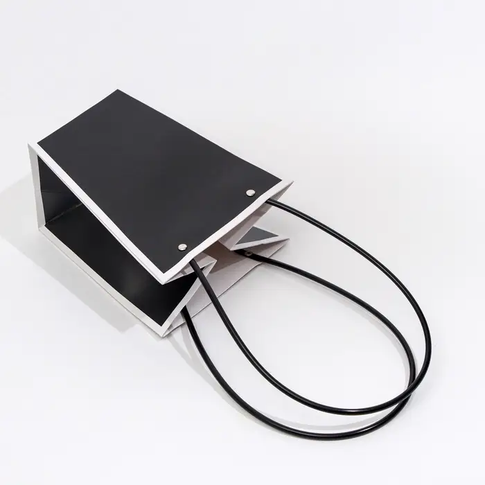 Сумка для цветов чёрная влагостойкая, 17&times;17 - 11.5&times;11.5 - 20 см