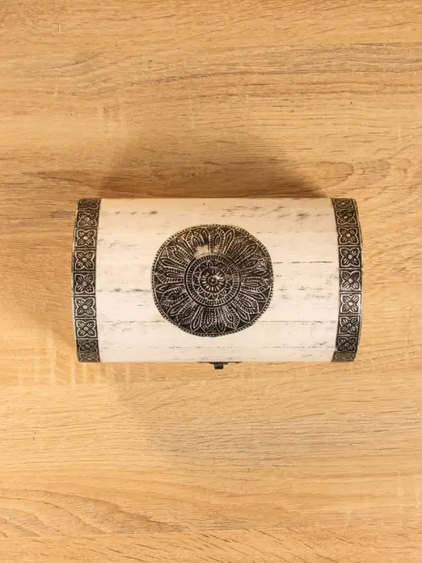 Сундучок Сундучок "Солнце ацтеков" 19х12х11 см, манговое дерево, белый антик