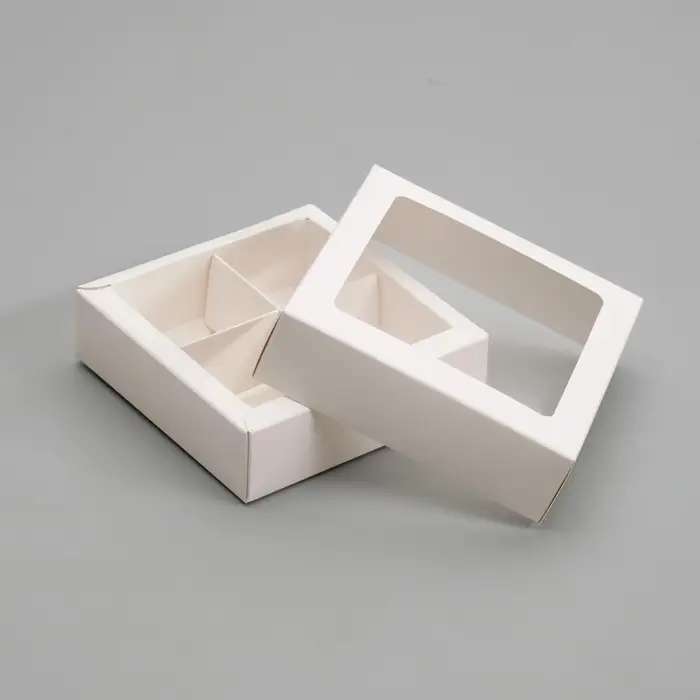 Коробка для конфет 4 шт., с окном, белая 12.5&times;12.5&times;3.5 см