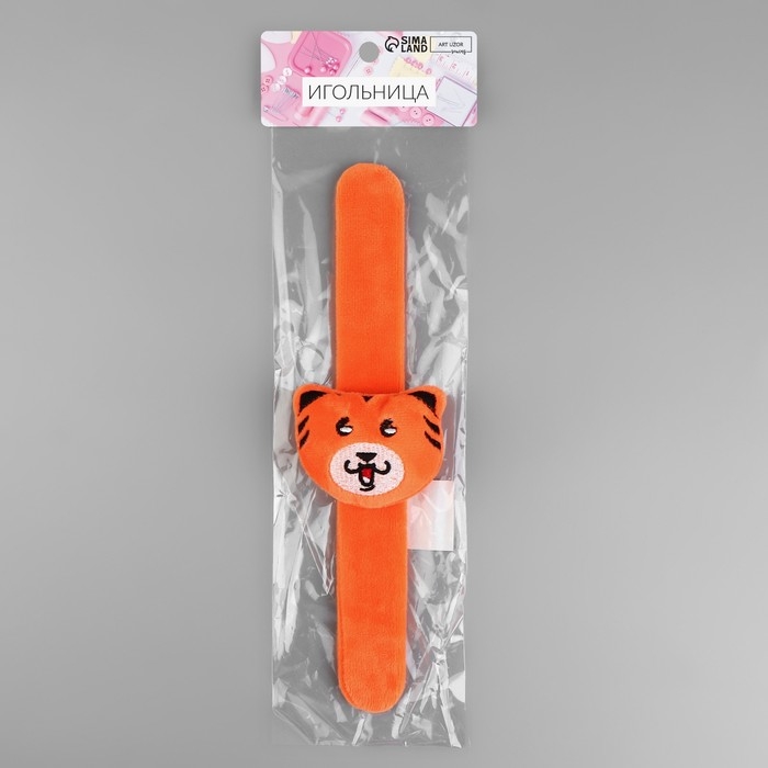 Игольница на браслете «Тигра», 23 × 6,5 см, цвет оранжевый Игольница на браслете «Тигра», 23 × 6,5 см, цвет оранжевый