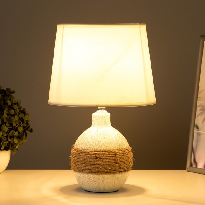 Лампа настольная с абажуром Лампа настольная с абажуром "Шпагат" Е14 23х23х34 см