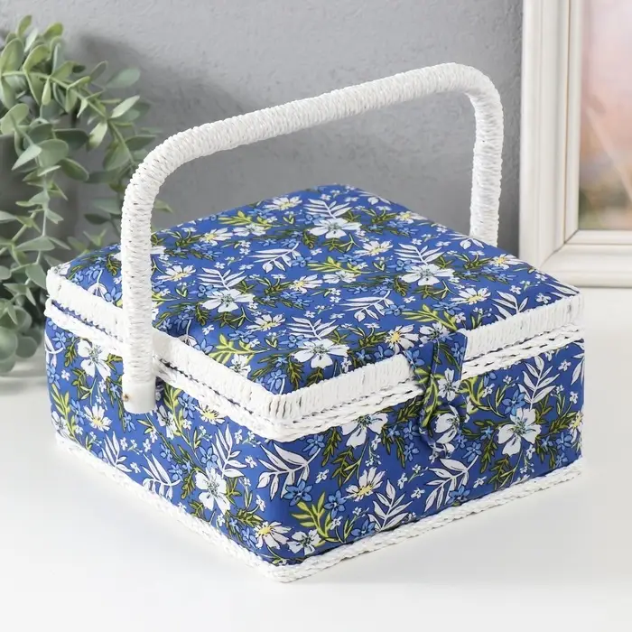 Шкатулка для рукоделия и шитья &laquo;Полевые цветы на синем&raquo;, хранение ниток, иголок, мелочи, 20&times;20&times;11 см