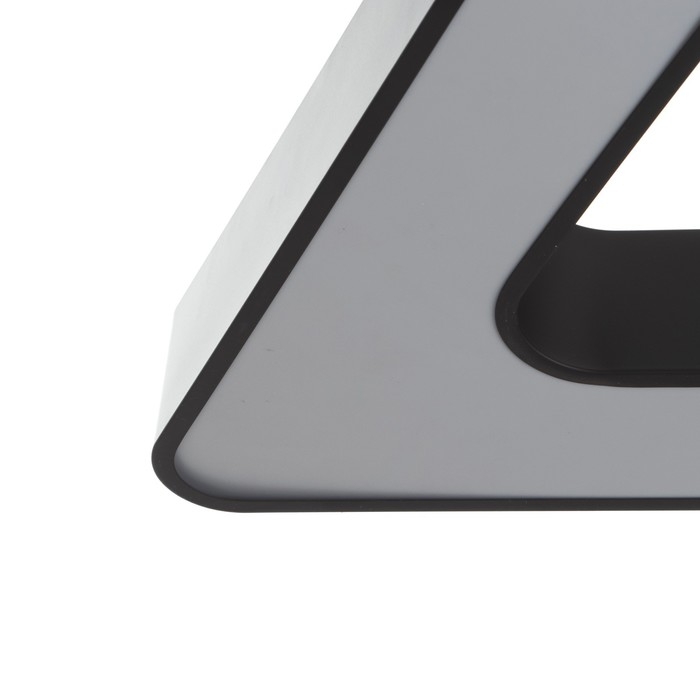 Люстра Люстра "Треугольник" LED 36Вт 4000К черный 60х46х70 см BayerLux