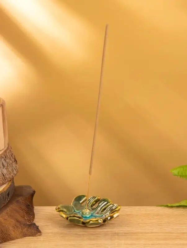 Подставка под благовония «Лист», 8×7×2 см, керамика, зелёная Подставка под благовония «Лист», 8×7×2 см, керамика, зелёная