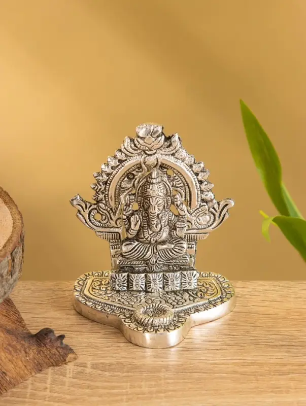 Подставка под благовония  Подставка под благовония "Ганеша в храме" алюминий 6,5х7,5х8,5 см