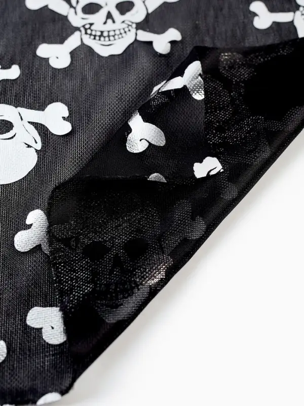 Скатерть тканевая пиратская &laquo;Серебряные черепа&raquo;, 200&times;140