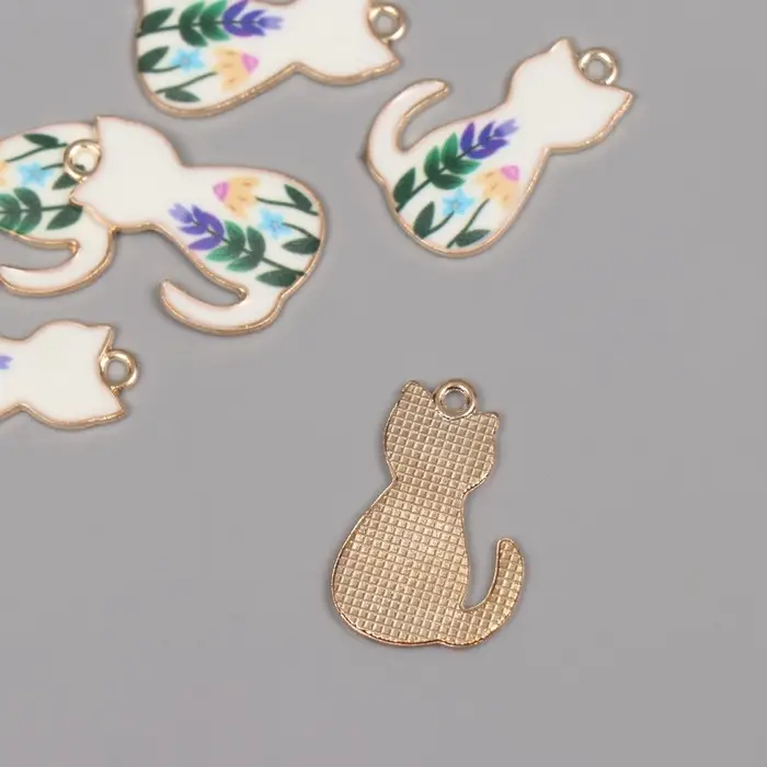 Декор для творчества металл, эмаль "Белый котик с цветами" 2,5х1,6 см Декор для творчества металл, эмаль "Белый котик с цветами" 2,5х1,6 см