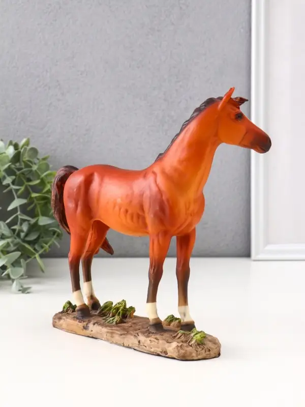 Сувенир полистоун Сувенир полистоун "Гнедая лошадь в кузне" 21х5,5х20 см