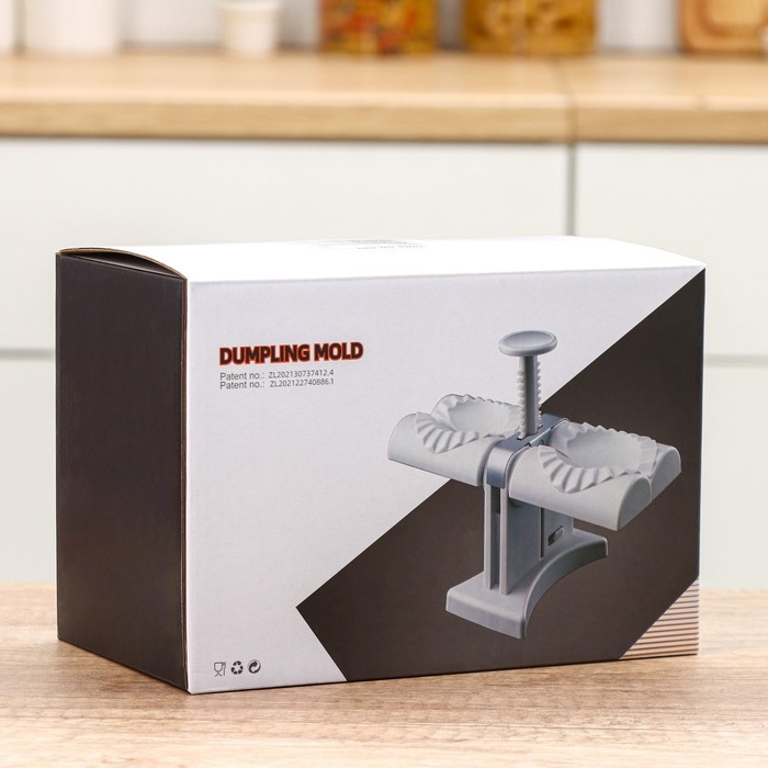 Машина для лепки пельменей и вареников, 20×12×17,5 см, диаметр внешний 8 см, внутренний 6 см Машина для лепки пельменей и вареников, 20×12×17,5 см, диаметр внешний 8 см, внутренний 6 см