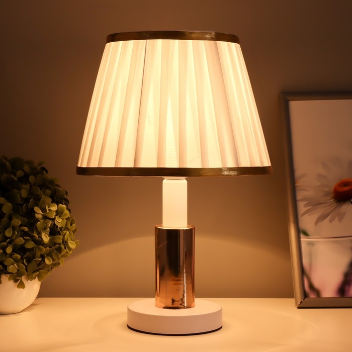 Настольная лампа Настольная лампа "Алми" Е27 40Вт бело-золотой 24х24х36 см