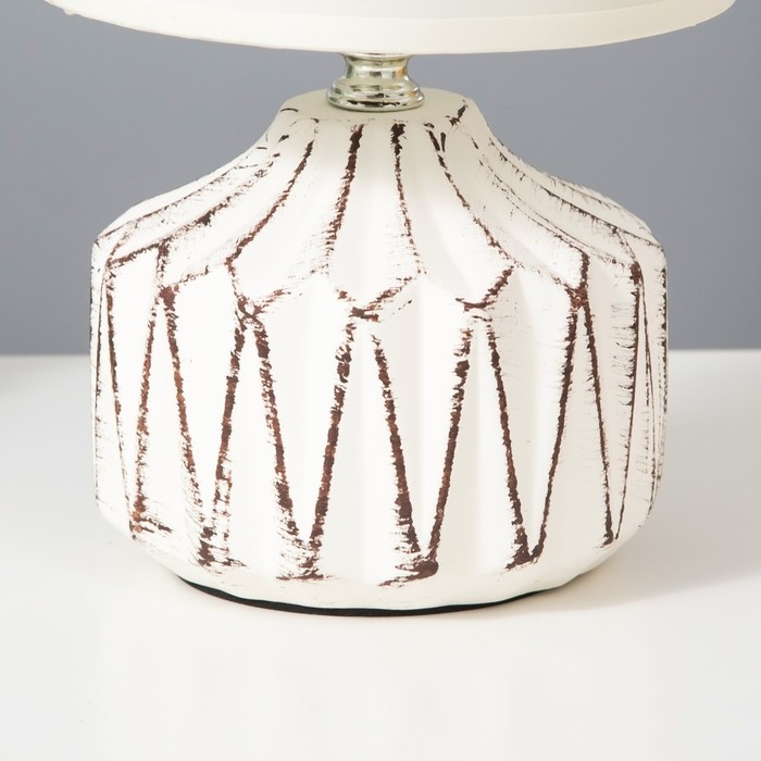 Настольная лампа "Бриджет" Е14 40Вт белый 15х15х25 см RISALUX