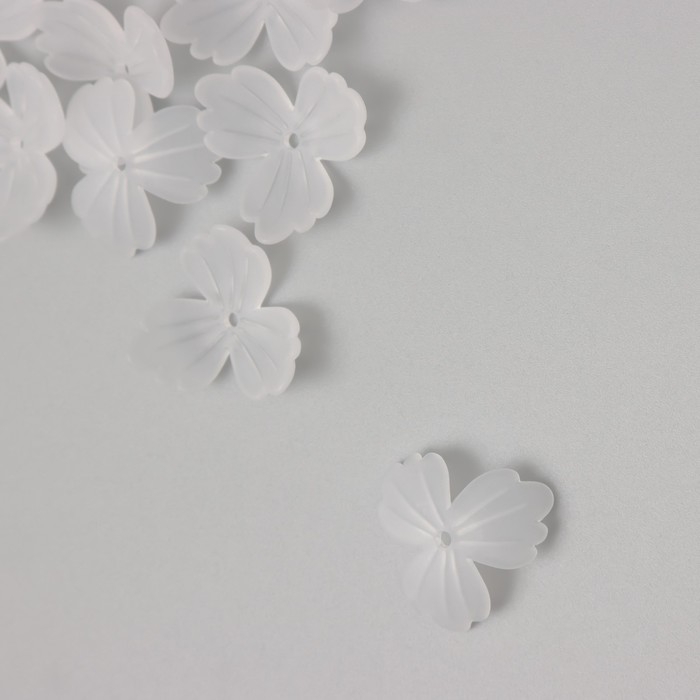 Бусины для творчества пластик Бусины для творчества пластик "Трилистник белый матовый" набор 30 шт 2,2х2,2 см