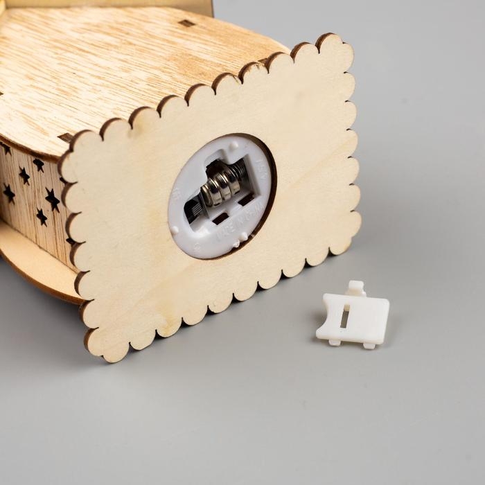 Ёлочная игрушка «Домик с Дедом Морозом с подарками», от батареек, свечение тёплое белое Ёлочная игрушка «Домик с Дедом Морозом с подарками», от батареек, свечение тёплое белое