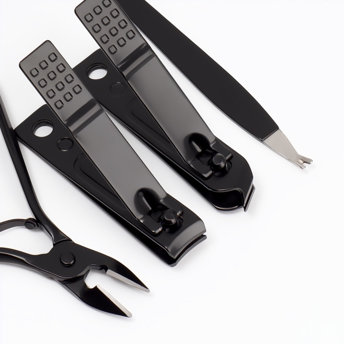 Набор маникюрный, 12 предметов, в футляре, чёрный Набор маникюрный, 12 предметов, в футляре, чёрный