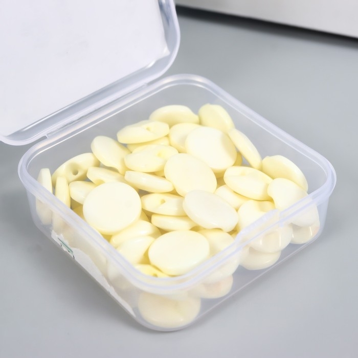 Пуговицы пластик на полуножке Пуговицы пластик на полуножке "Кругляш сливки" 1,3х1,3 см набор 50 шт 2х5,5х5,5 см