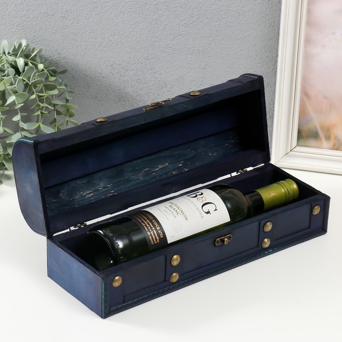 Шкатулка дерево под бутылку  Шкатулка дерево под бутылку "С заклёпками" ярко-синяя 11х34х12,8 см