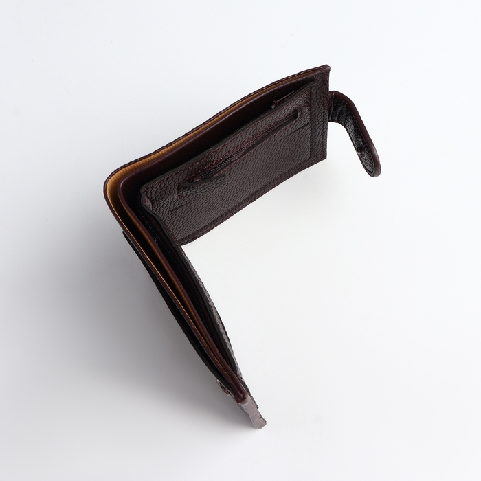 Портмоне мужское на кнопке, отдел для карт, монет, цвет коричневый Портмоне мужское на кнопке, отдел для карт, монет, цвет коричневый