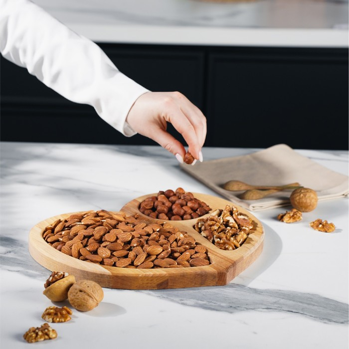 Менажница деревянная Доляна &laquo;Сердце&raquo;, 25&times;25 см, 3 секции, берёза