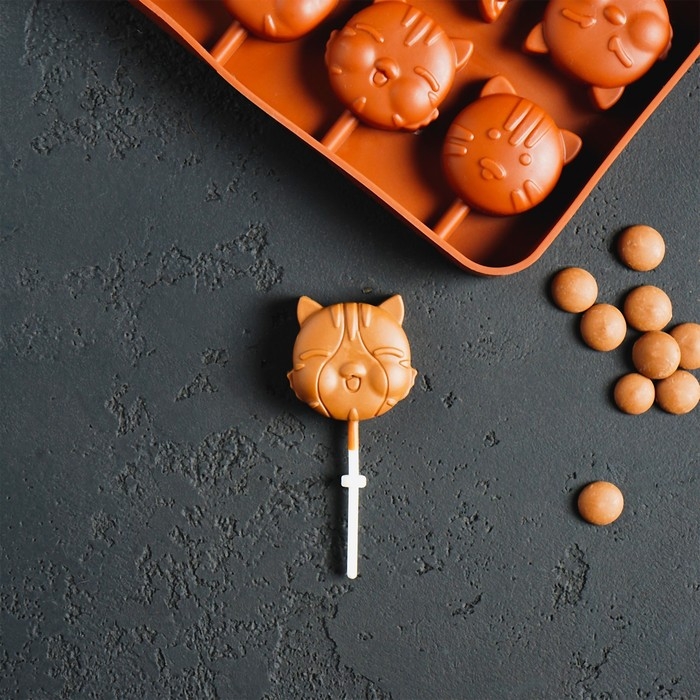 Форма для леденцов «Котики», силикон, 16,5×11×1,7 см, 8 ячеек, с палочками, цвет коричневый Форма для леденцов «Котики», силикон, 16,5×11×1,7 см, 8 ячеек, с палочками, цвет коричневый