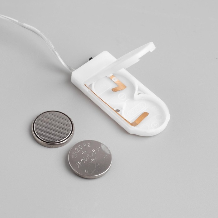 Гирлянда «Нить» 2 м роса, IP20, серебристая нить, 20 LED, батарейки CR2032х2 (в комплекте), свечение синее Гирлянда «Нить» 2 м роса, IP20, серебристая нить, 20 LED, батарейки CR2032х2 (в комплекте), свечение синее