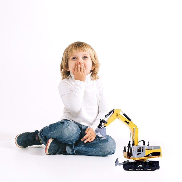 Экскаватор радиоуправляемый «Стройка», подвижный ковш, с элементами из металла Экскаватор радиоуправляемый «Стройка», подвижный ковш, с элементами из металла