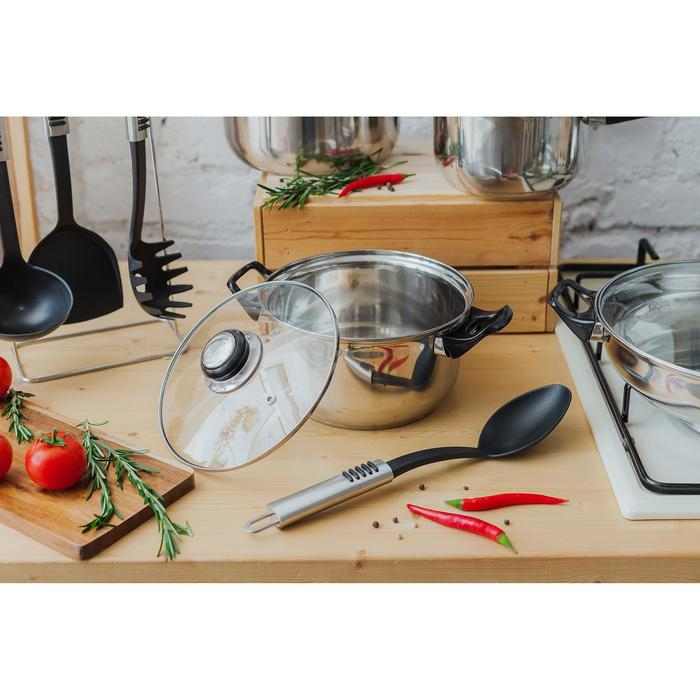 Набор посуды из нержавеющей стали «Чёрная ночь», 8 предметов: ковш 1,5 л, 2 кастрюли 2/3 л, сковорода d=24 см, крышки, стенки 0,3 мм, дно 5 мм Набор посуды из нержавеющей стали «Чёрная ночь», 8 предметов: ковш 1,5 л, 2 кастрюли 2/3 л, сковорода d=24 см, крышки, стенки 0,3 мм, дно 5 мм