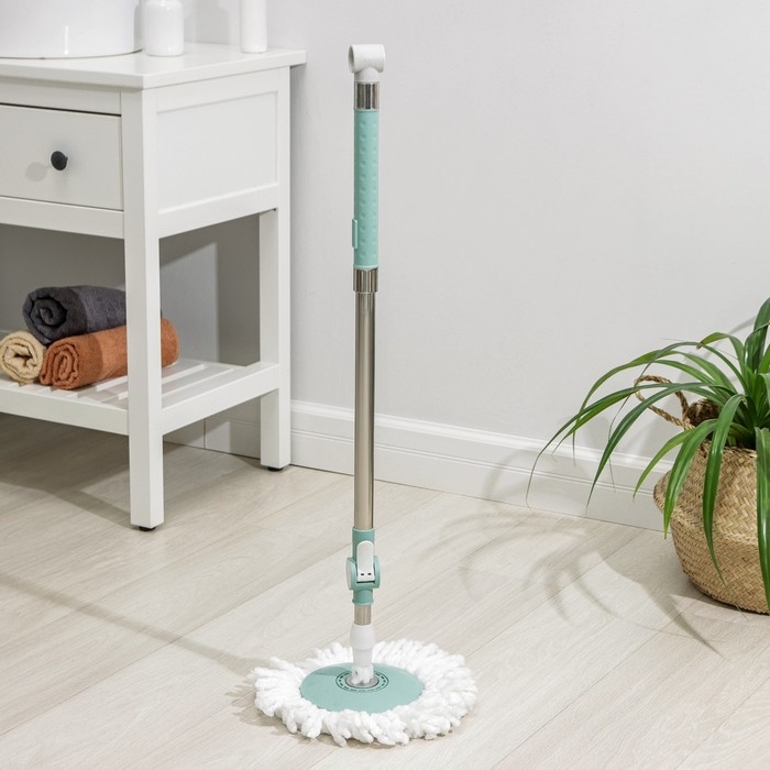 Швабра для мытья пола Доляна, металлический наконечник, микрофибра, телескопическая ручка 77-109 см Швабра для мытья пола Доляна, металлический наконечник, микрофибра, телескопическая ручка 77-109 см