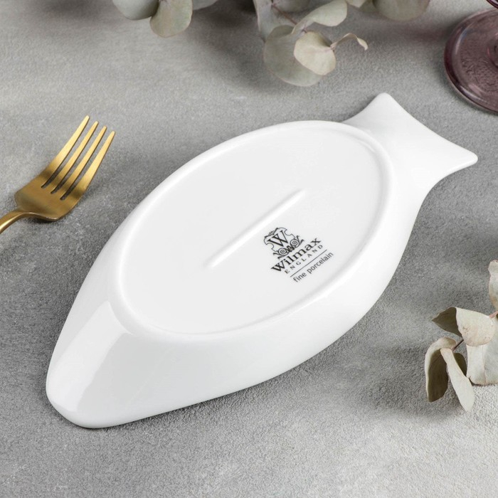 Блюдо фарфоровое для рыбы Wilmax, 25,5×12 см, цвет белый Блюдо фарфоровое для рыбы Wilmax, 25,5×12 см, цвет белый