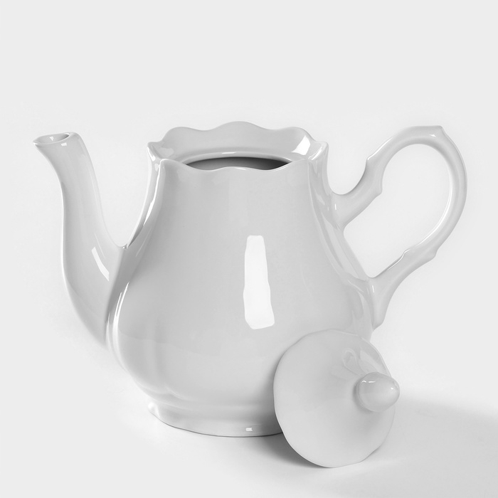 Чайник фарфоровый «Романс», 1,75 л, цвет белый Чайник фарфоровый «Романс», 1,75 л, цвет белый