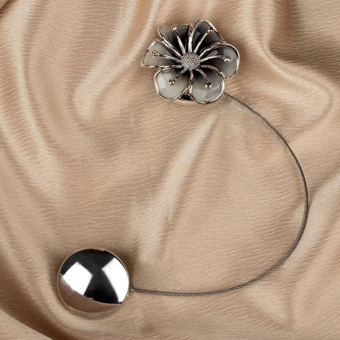 Подхват для штор «Лютик», d = 5,5 см, цвет серебряный Подхват для штор «Лютик», d = 5,5 см, цвет серебряный