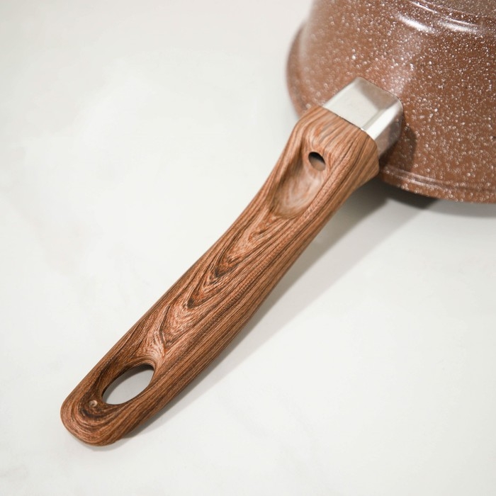 Ковш Доляна «Брауни», 1,3 л, d=17 см, h=8,3 см, стеклянная крышка, антипригарное покрытие, индукция Ковш Доляна «Брауни», 1,3 л, d=17 см, h=8,3 см, стеклянная крышка, антипригарное покрытие, индукция