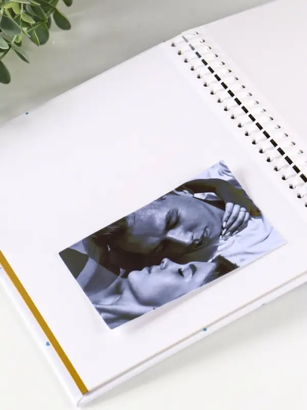 Фотоальбом Фотоальбом "Счастье" 10 "магнитных"листов 23X28см, пер-т внутр.спираль