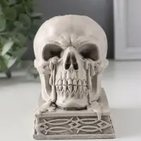 Подсвечник «Череп на пьедестале», 10×7×10.5 см, серый