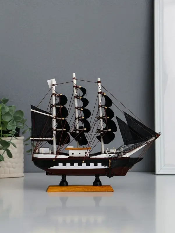 Сувенирная модель корабля &laquo;Пиратский. Аризона&raquo;, 24&times;6&times;22 см, чёрные паруса