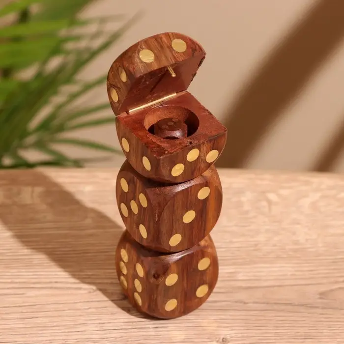 Кубики игральные в шкатулке, 12&times;4&times;4 см, дерево шишам