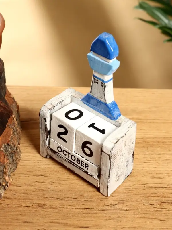 Календарь настольный «Маяк», 7×4×11 см, дерево, бело-синий